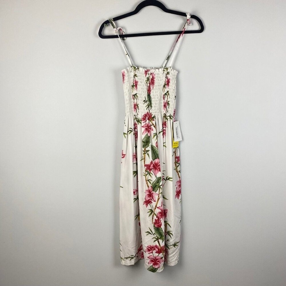 NWT Puanani Women’s Large Hawaiian Dress Scenic Floral Smocked White Size Large